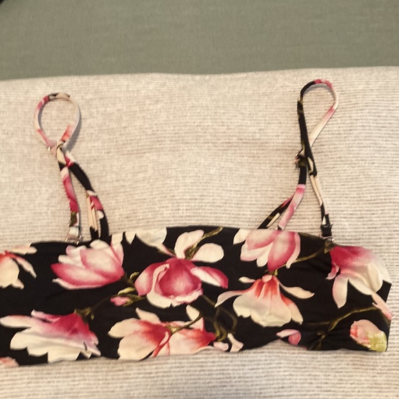 Frankie’s Bikini with removable straps - Picture 3 of 6